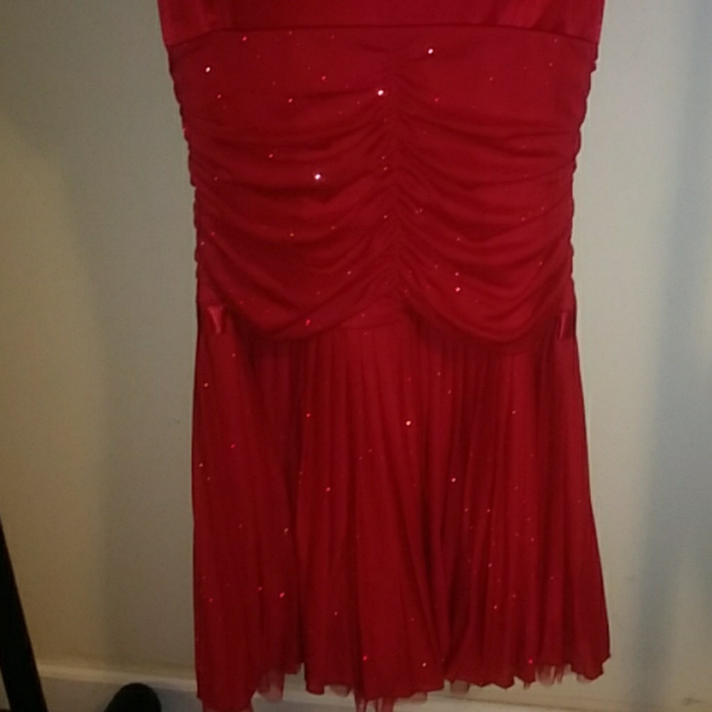 💖GORGEOUS RED BLING ROUCHED DRESS - Picture 4 of 6
